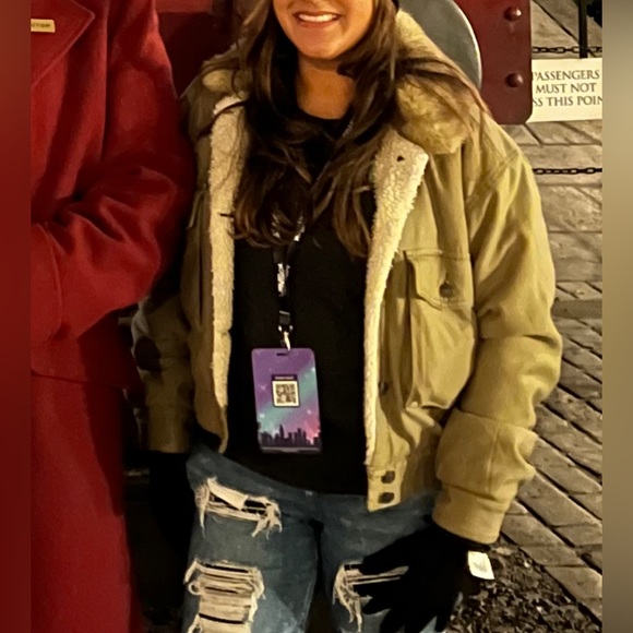 A&F Green Sherpa Bomber Jacket - Picture 10 of 17